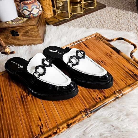 Circus Sam Elderman Nancy Patent Leatherblack & White Mule.
